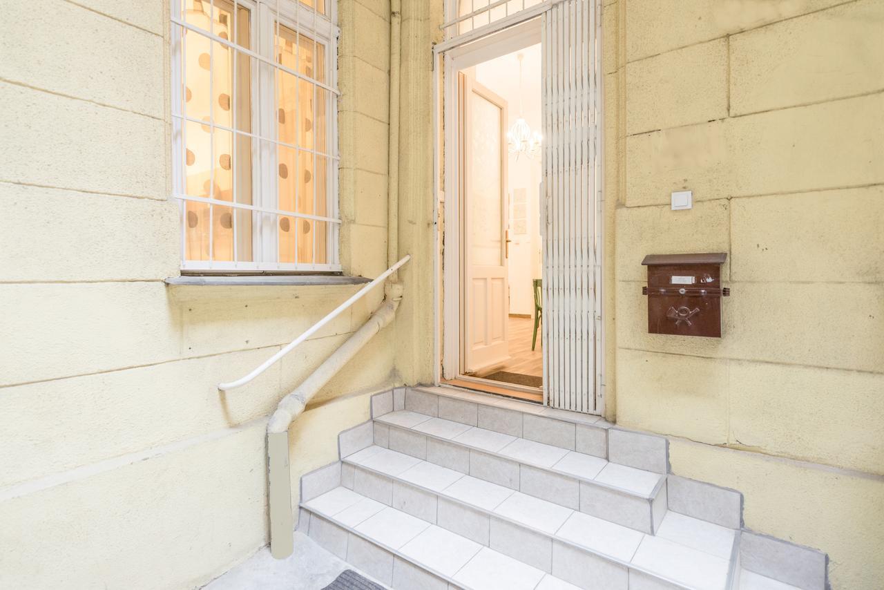 Family And Friends Apartment ブダペスト エクステリア 写真