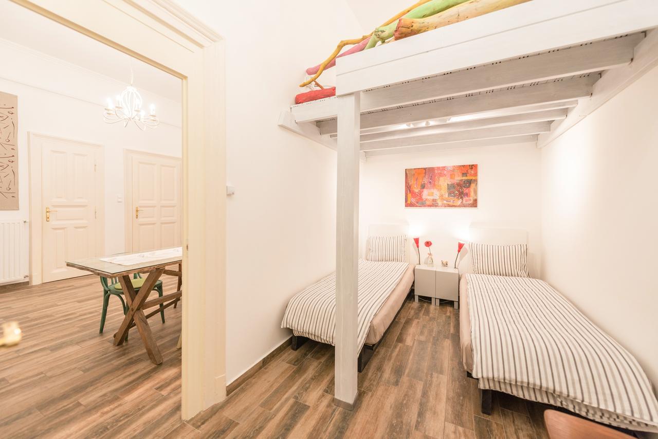 Family And Friends Apartment ブダペスト エクステリア 写真